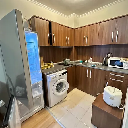 Apartment Near The Sea