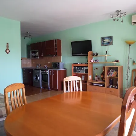 Апартаменты Near The Sea